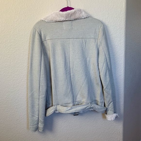 Love Tree Faux Fur Zip Up Jacket with Belt - Picture 4 of 4